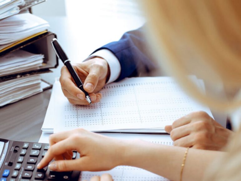 Servi&ccedil;os Administrativos