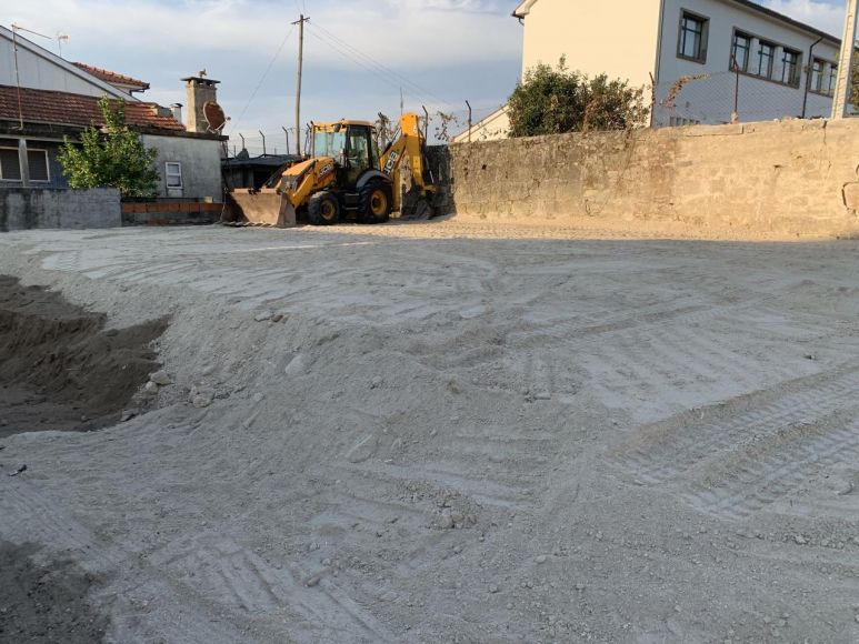 Obra na Escola Prim&aacute;ria de Silveiros